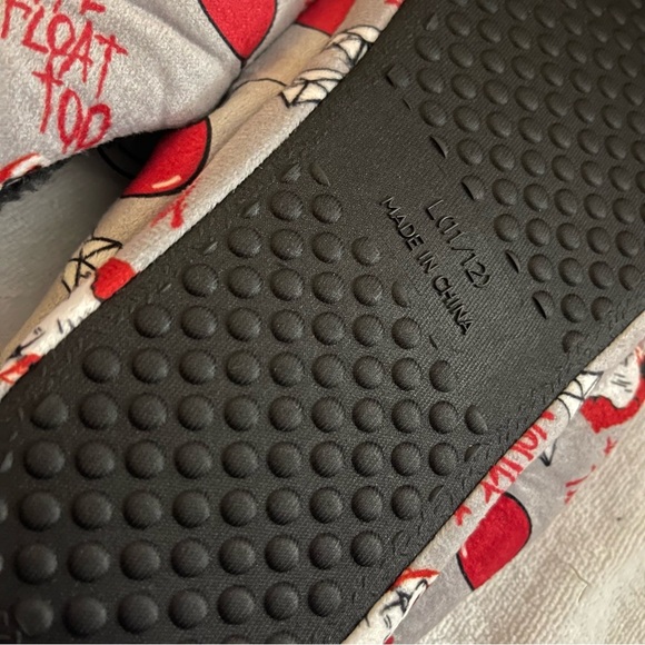 Pennywise IT Movie Slippers - Picture 4 of 5